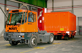 MAFI-Zugmaschine mit Containeranhänger