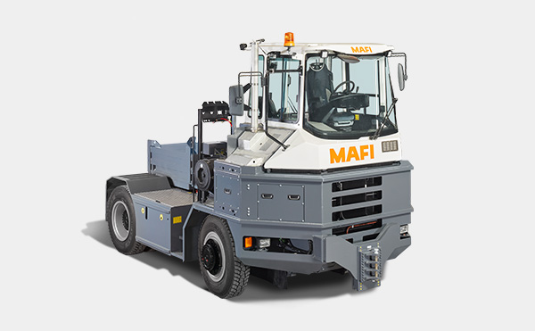 Zugmaschine in Frontal-Schrägsicht
